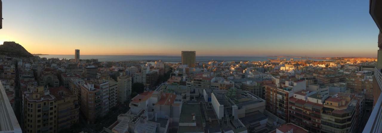 Suite Sun And Sea Alicante Exteriör bild